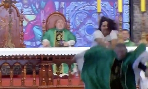 Vídeo: Mulher empurra padre Marcelo Rossi de palco durante missa