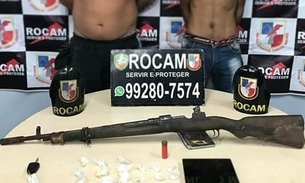 Em Manaus, dupla é presa com carros roubados e fuzil enterrado no quintal de casa