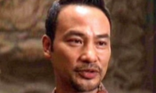  Ator de Tomb Raider, Simon Yam, é esfaqueado durante evento 