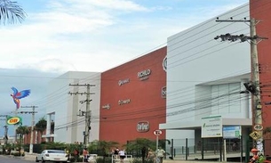 Incêndio atinge parte do Shopping Sumaúma em Manaus