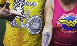 Mulher com pênis tatuado no braço decide cobrir desenho após não conseguir emprego 