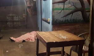 Homem é assassinado a tiros durante partida de baralho em Manaus
