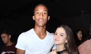 Mel Maia é flagrada aos beijos com jogador do Fluminense em show