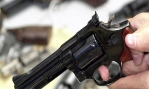 Dono de posto de combustível fica ferido ao levar coronhada durante assalto em Manaus