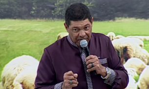 Pastor pede doações de um salário mínimo para fiéis e lança linha de perfumes