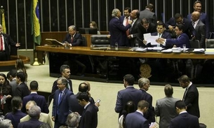 Veto presidencial sobre notícias falsas é derrubado no Congresso