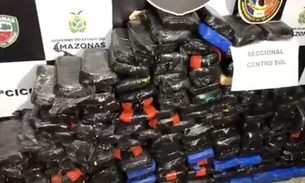 Polícia encontra 219 kg de cocaína e skunk dentro de balsa em Manaus 