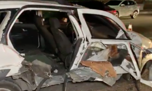 Carro funerário fica destruído ao ir buscar corpo para velório em Manaus