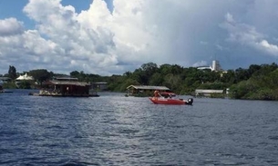 Bebê morre afogado enquanto brincava com irmão de 4 anos em flutuante no Amazonas