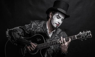 Fernando Anitelli, vocalista da banda O Teatro Mágico faz show em Manaus nesta sexta