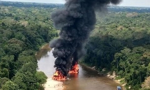 Mais de 50 balsas de garimpo ilegal são destruídas durante operação no Amazonas