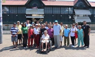 Passeio turístico leva idosos ao Mercado Municipal Adolpho Lisboa