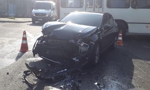 Acidente deixa ferido e interdita avenida em cruzamento de Manaus