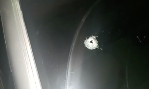  Homem é baleado dentro de carro durante assalto na Zona Norte de Manaus