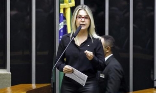 Proposta obriga anunciante a informar que foto de modelo foi editada