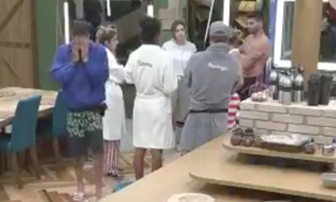 Veja o momento em que participantes ficam sabendo da expulsão de Phellipe