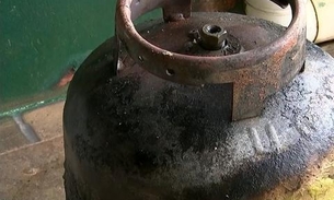 Casa pega fogo após vazamento de gás em Manaus 