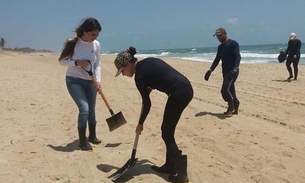 Praia do Futuro está imprópria para banho devido a manchas de óleo