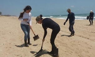 Praia do Futuro está imprópria para banho devido a manchas de óleo
