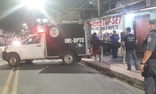 Homem tenta correr mas é assassinado a tiros dentro de lanchonete em Manaus