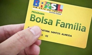 Bolsonaro anuncia 13° para beneficiários do Bolsa Família