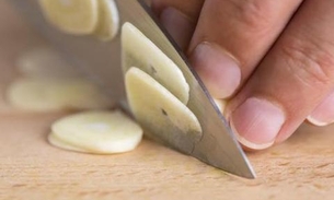 Confira 13 alimentos para evitar espinhas e garantir uma pele mais lisa