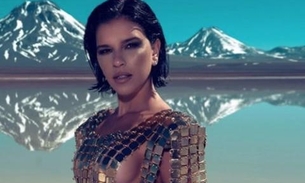 Mariana Rios posa fatal em gravação de clipe: 'me beija'