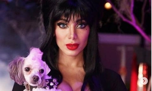 Anitta ‘lacra’ ao fazer dancinha com seios à mostra em festão de Halloween 