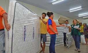 Famílias vítimas do incêndio no Educandos recebem donativos em Manaus