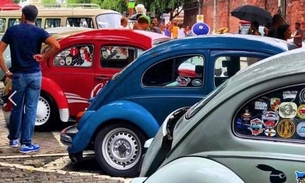 Praça da Matriz recebe exposição de carros antigos