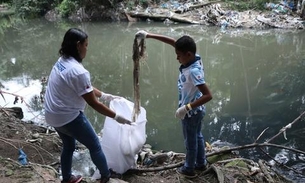 Mais de 3 toneladas de resíduos são recolhidas do igarapé do Mindu em Manaus
