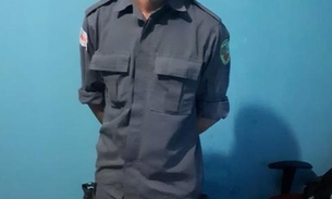 Homem é preso ao ser flagrado 'desfilando' por rua com farda da PM em Manaus