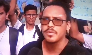 Estudantes pedem saída de gestores que expulsaram jovem com bebê de escola em Manaus