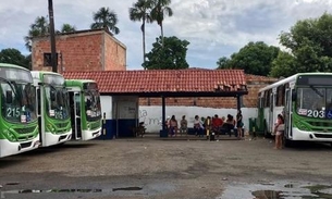 Funcionários de três empresas de ônibus paralisam atividades em Manaus nesta terça
