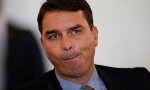 Após saída do pai, Flávio Bolsonaro também deixa PSL