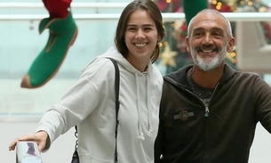 Ex de Paolla Oliveira, diretor Papinha passeia em shopping com nova namorada 