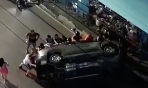 Motorista perde o controle e capota em avenida de Manaus 