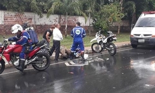 Em Manaus, casal fica ferido após acidente com motocicleta na Ponta Negra