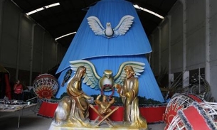 Árvore de Natal da Praça da Matriz deve ser entregue nesta terça-feira em Manaus