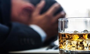 O que acontece se você misturar remédio e álcool?