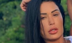 Gracyanne Barbosa tira alcinha de biquíni de fita e exibe bronzeado