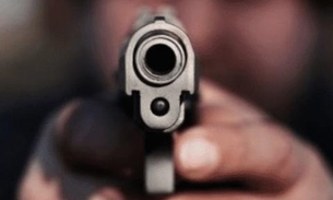 Pistoleiros matam homem a sangue frio no meio da rua em Manaus