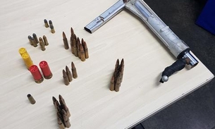 Polícia apreende arma de fogo e 45 munições em uma casa em Manaus 