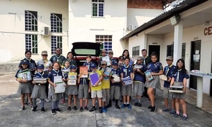 Escoteiros põem campanha na rua em busca de livros usados em Manaus