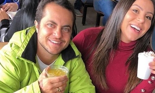 Grávida, esposa de Thammy posa de biquininho mínimo a poucos dias de parto