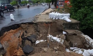 Cratera deixa trânsito complicado na avenida Djalma Batista