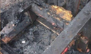 Homem morre após ‘brincar' com granada dentro de kombi 