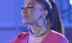 Vídeos: Anitta recria show do RiR e cai no choro no palco: 'to vivendo o que nunca vivi antes' 