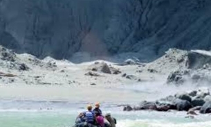 Vulcão mata pelo menos cinco turistas na Nova Zelândia