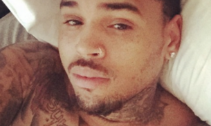 Chris Brown publica foto do filho recém-nascido e nome impressiona 